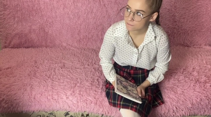 Папочка наказал за оценки, а я просила еще